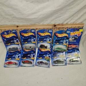 Lot of 10 Hot Wheel Cars