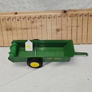 116 John Deere Spreader