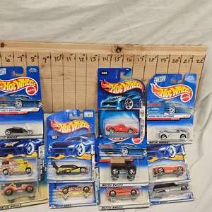 Lot of 10 Hot Wheel Cars
