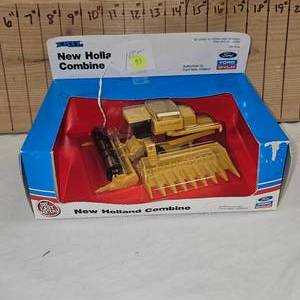 New Holland Combine