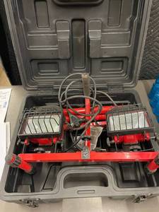 Commercial Electric Dual-Head Work Light - 2 Flood Lamps
