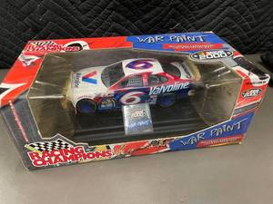 Racing Champions War Paint 124 NASCAR 2000 Valvoline Die-Cast Stock Car