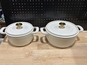 Dutch Oven 2 Piece Set Has Small Chips