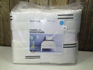 TwinTwin Extra Long Satin Quilt WhiteBlack - Room Essentials