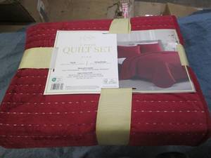 Lenox King size 3 piece quilt set...