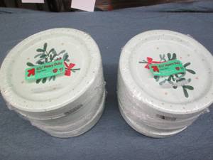 8 40 Count paper plates...