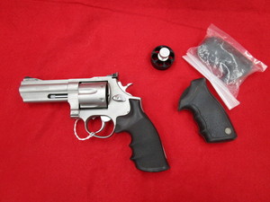 Taurus 44 44RemMag Revolver