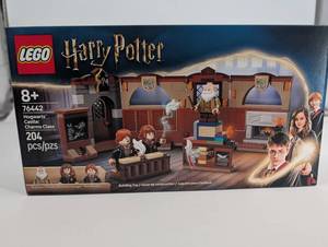 LEGO Harry Potter 76442 Hogwarts Castle Charms Class - 204 pcs