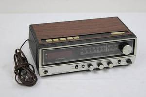 JC Penney 680-3816 AMFM Stereo Clock Radio - Simulated Wood Grain