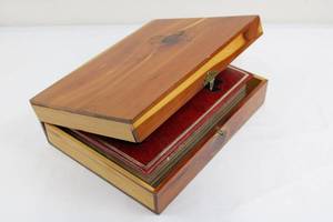 Holy Bible in Wooden Keepsake Box - Decorative Vintage Bible Set