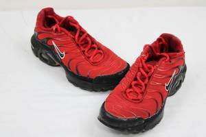 Nike Air TN Tuned Sneakers - RedBlack Youth US 7Y (Lot of 2)