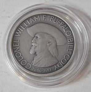 Colonel William F. Buffalo Bill Cody 1846-1917. US Bicentennial- LIMITED EDITION COMMEMORATIVE METAL OR TOKEN - Lot 20