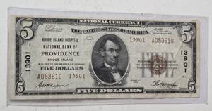 1929 US $5 National Currency Note issued by the Rhode Island Hospital National Bank of Providence, Rhode Island . Brown Treasury Note. Look at Serial Number difference. - Very Crisp - Lot 27