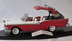 1957 Ford Fairlane 500 Skyliner Retractable Convertible -&nbsp; Franklin Mint 1/24 Diecast Model-No Box - Lot 31