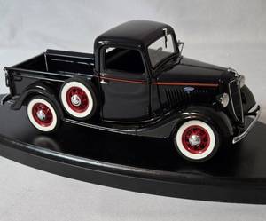 1935 Ford Pickup - Danbury Mint - Licensed under Ford Motor Company - in box - Lot 34