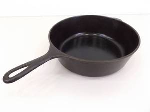 Vintage Wagner 10 Cast Iron Skillet #1088
