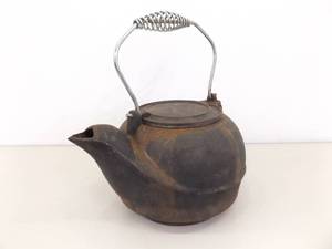Vintage Cast Iron Lidded Wood StoveCampfire Tea Kettle (Needs a Lye Bath)