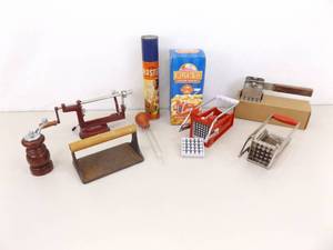 Lot of Vintage Kitchen Utensils