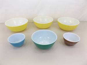 Lot of 6 Various Sized Pyrex Mixing Bowls