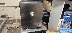 Gas Grill ( USED)