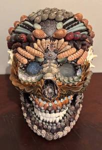 LL - Shell-Encrusted Skull Decor