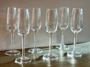 CD - Simon Pierce Champagne Glasses - (Lot of 8)