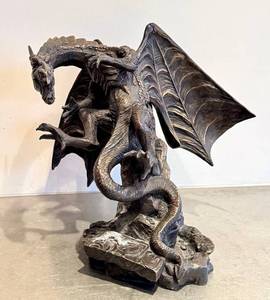 O - Heredities Limited The White Dragon Sculpture - England (Edition 2000)