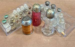 k - Assorted Salt & Pepper Shaker Set - GlassCrystal with Metal Tops