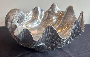 DR -Vintage Fitz and Floyd Shell Bowl