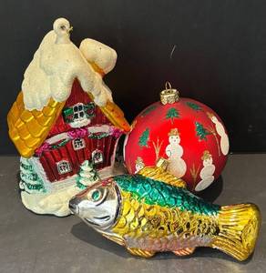 DR - Christmas Ornament Set - Snowy House, Red Glitter Ball and Glitter Fish