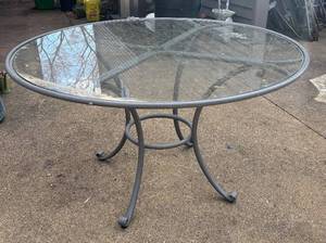 BY - Round Glass-Top Patio Table