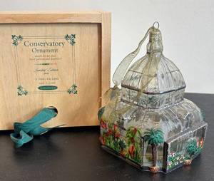DR - Smith and Hawkin Limited Edition Conservatory Ornament