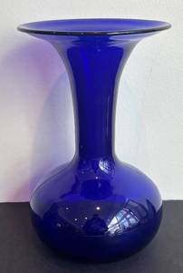 DR - Beautiful Cobalt Blue Glass Vase