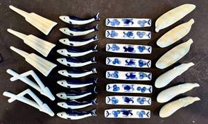 DR - Blue & White Porcelain Chopstick Rest Set - Fish, Pea Pod & Floral Rectangular Shapes (29 Pcs)
