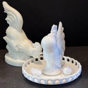 DR - Vintage Milk Glass Roosters & Chick Figurines on Round Tray - 4-Piece Set