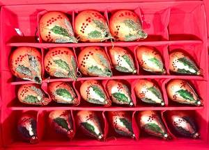 DR - Glass Ornaments - Teardrop, 7 in Tall, Green Glitter Holly (Lot of 21)