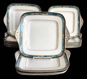 K - Wedgwood Curzon Bone China Dinner Plates - 16-Piece Set