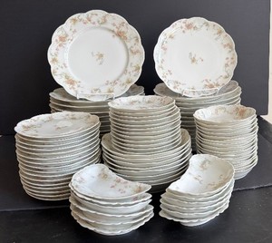 DR - Vintage Haviland France by Haviland & Co. Scalloped Rim Dinnerware Set - 91 Pieces