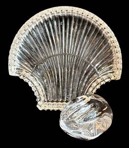 DR - Vintage MJ Bowron Hand-Blown Glass Scallop Dish - Set of 2