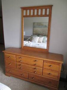 Dresser with mirror, 6 wide...