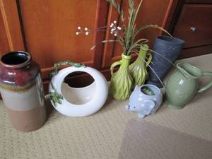 Lot of decorative vases and holders...