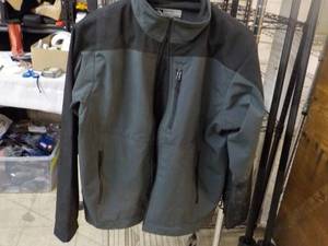 Storm Creek Jacket size L...
