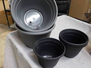 6 Plant Pots - 2 sizes...