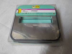 Post It Dispenser and Pads...