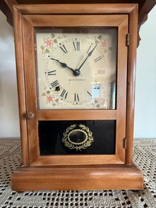 Seth Thomas Wooden Mantel Clock Key Wind Pendulum Floral Dial