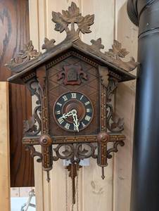 Cuckoo Clock - Hand-Carved Wood Case with Leaf Motifs, Roman Dial