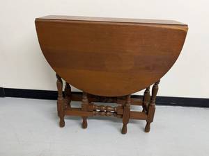 Vintage Wood Drop Leaf Gateleg Table w Drawer Turned Legs 44x32