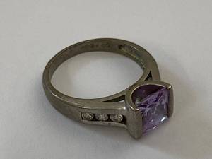 925 Sterling Silver Purple Stone Ring w Clear Accents Size 7