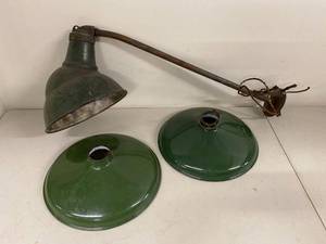 Vitrite Mfg Co Industrial Gooseneck Barn Light w 2 Extra Shades