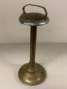 Vintage Metal Florist Display Stand Pedestal Brass Tone 18in Good